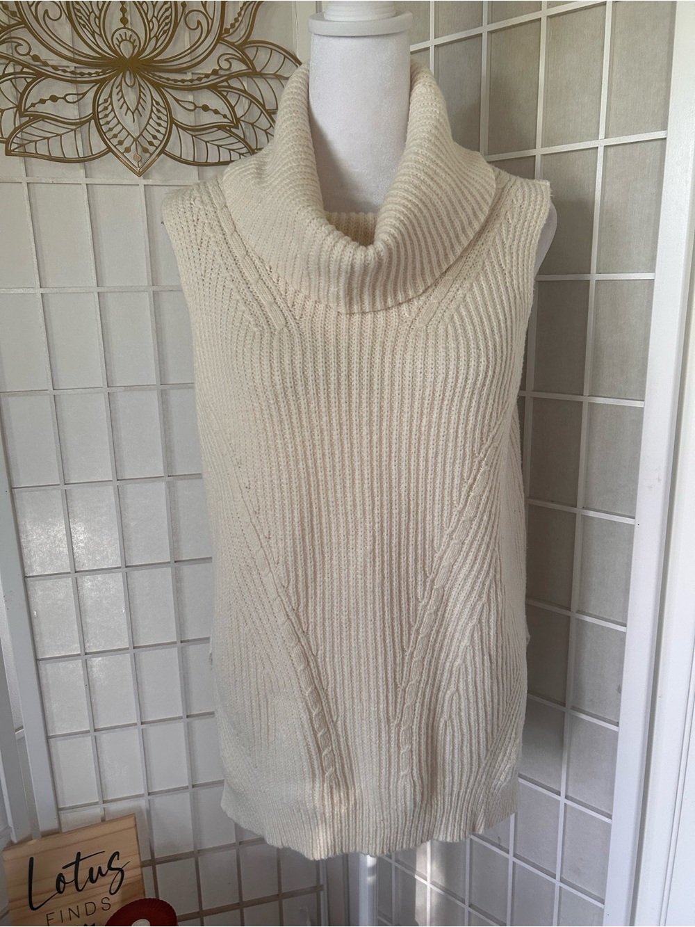 Angel of the North Ivory Cable-Knit Cowl-Neck Sweater Vest Medium